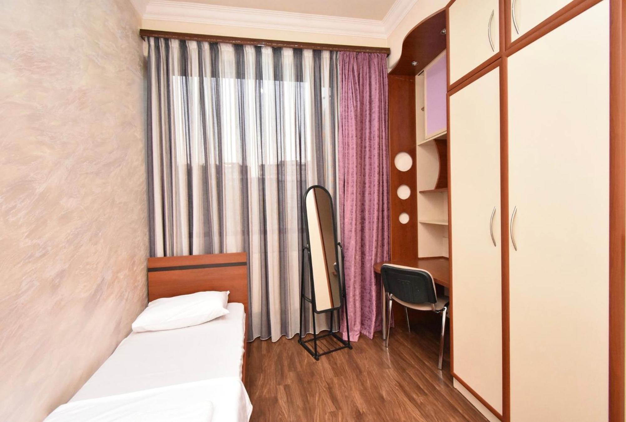 Hotel Costa 예레반 외부 사진